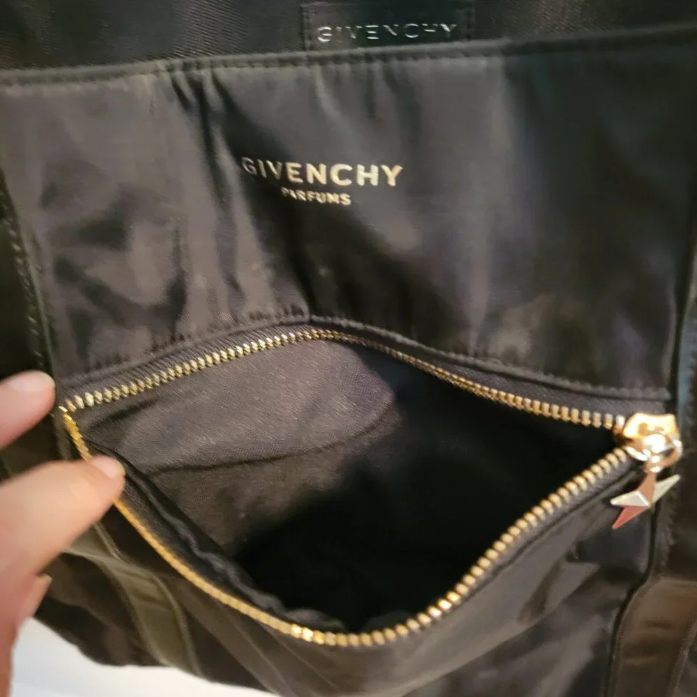 NWOT Givenchy Parfums Tote Bag/Purse Black Nylon Purse With Gold Hardware - Picture 3 of 13